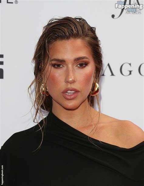 kara del toro nudes|Kara Del Toro Nude Pics & LEAKED Blowjob SnapChat PORN。